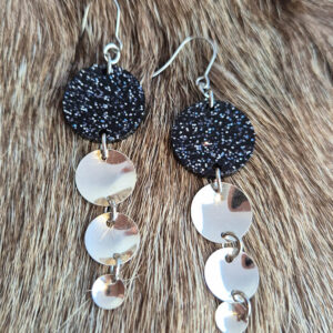 Glitter rund svart med løv